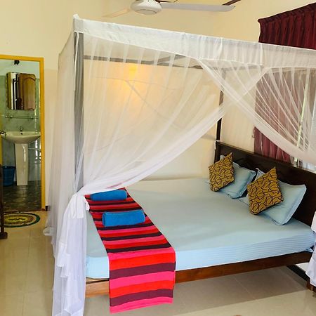 Deshan Homestay & Restaurant Tangalle Ngoại thất bức ảnh