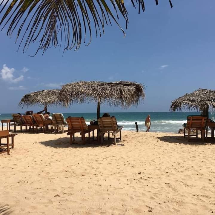 Deshan Homestay & Restaurant Tangalle Ngoại thất bức ảnh