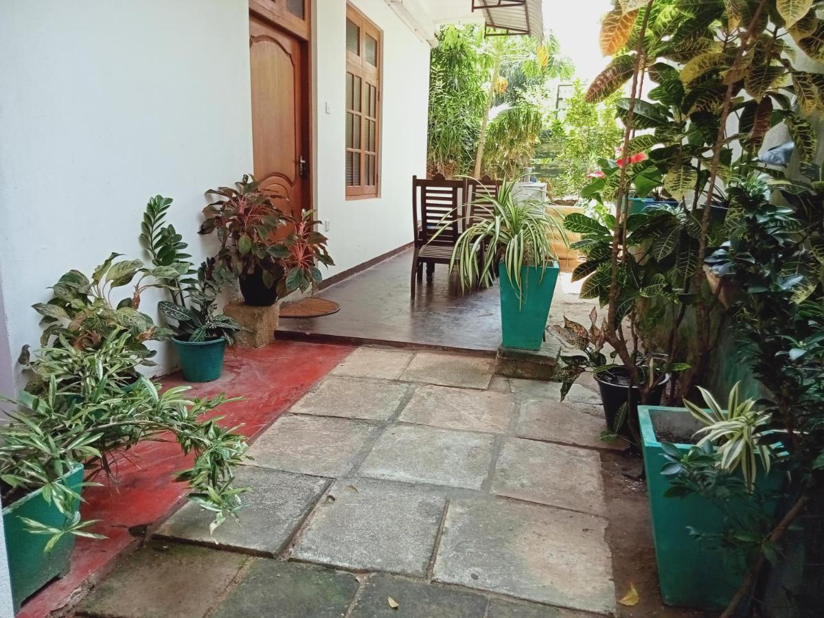 Deshan Homestay & Restaurant Tangalle Ngoại thất bức ảnh