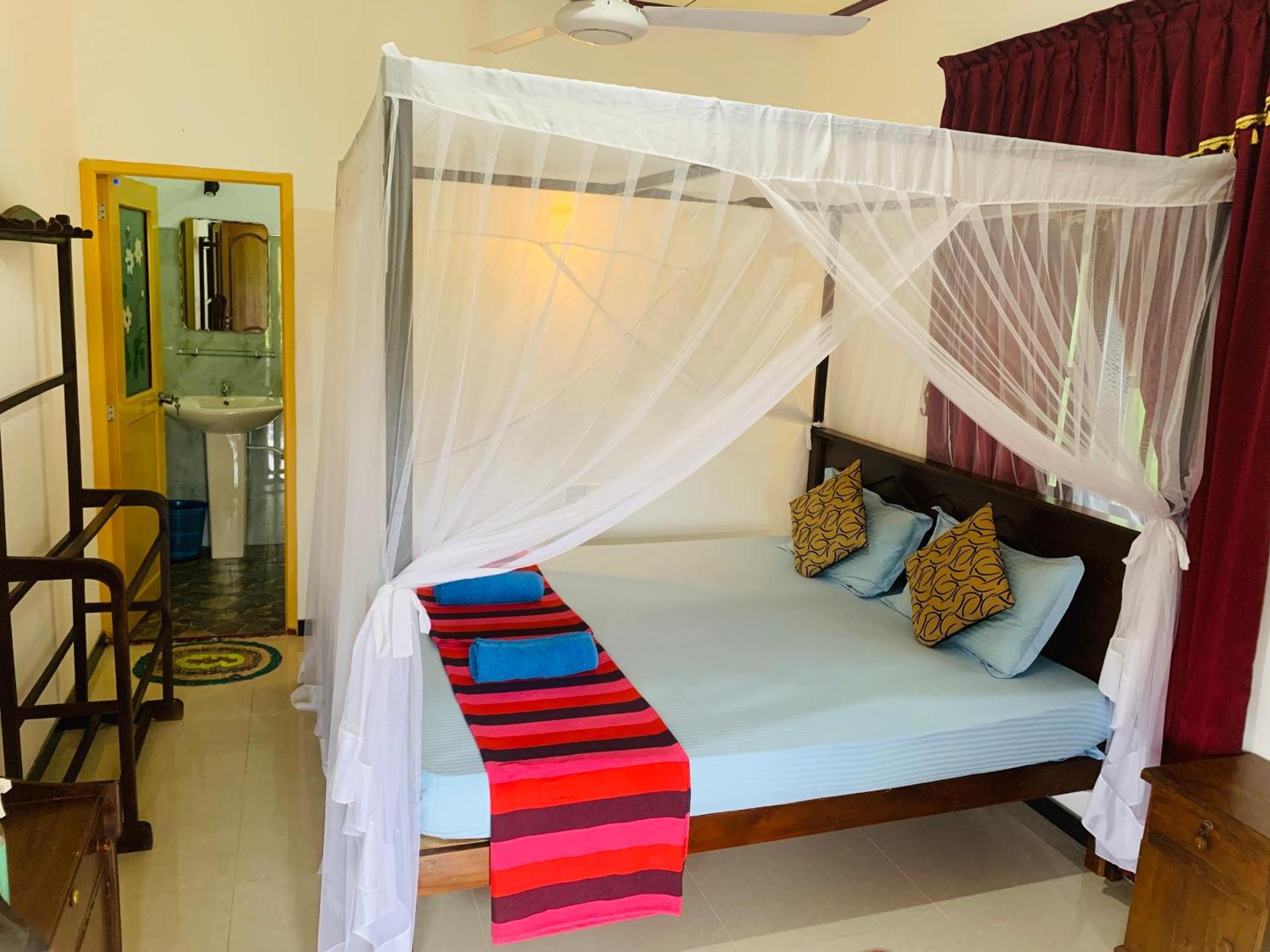 Deshan Homestay & Restaurant Tangalle Ngoại thất bức ảnh