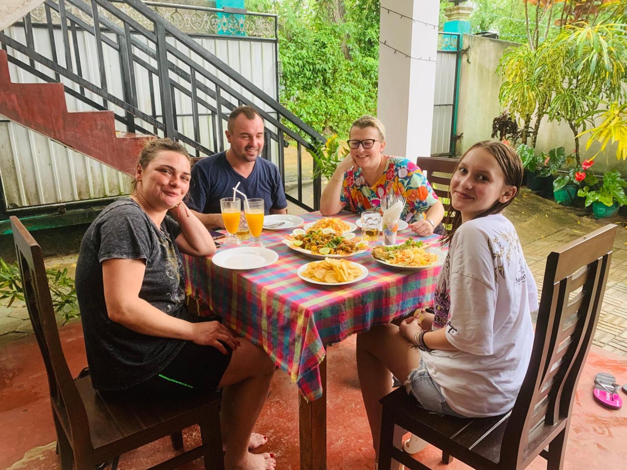 Deshan Homestay & Restaurant Tangalle Ngoại thất bức ảnh