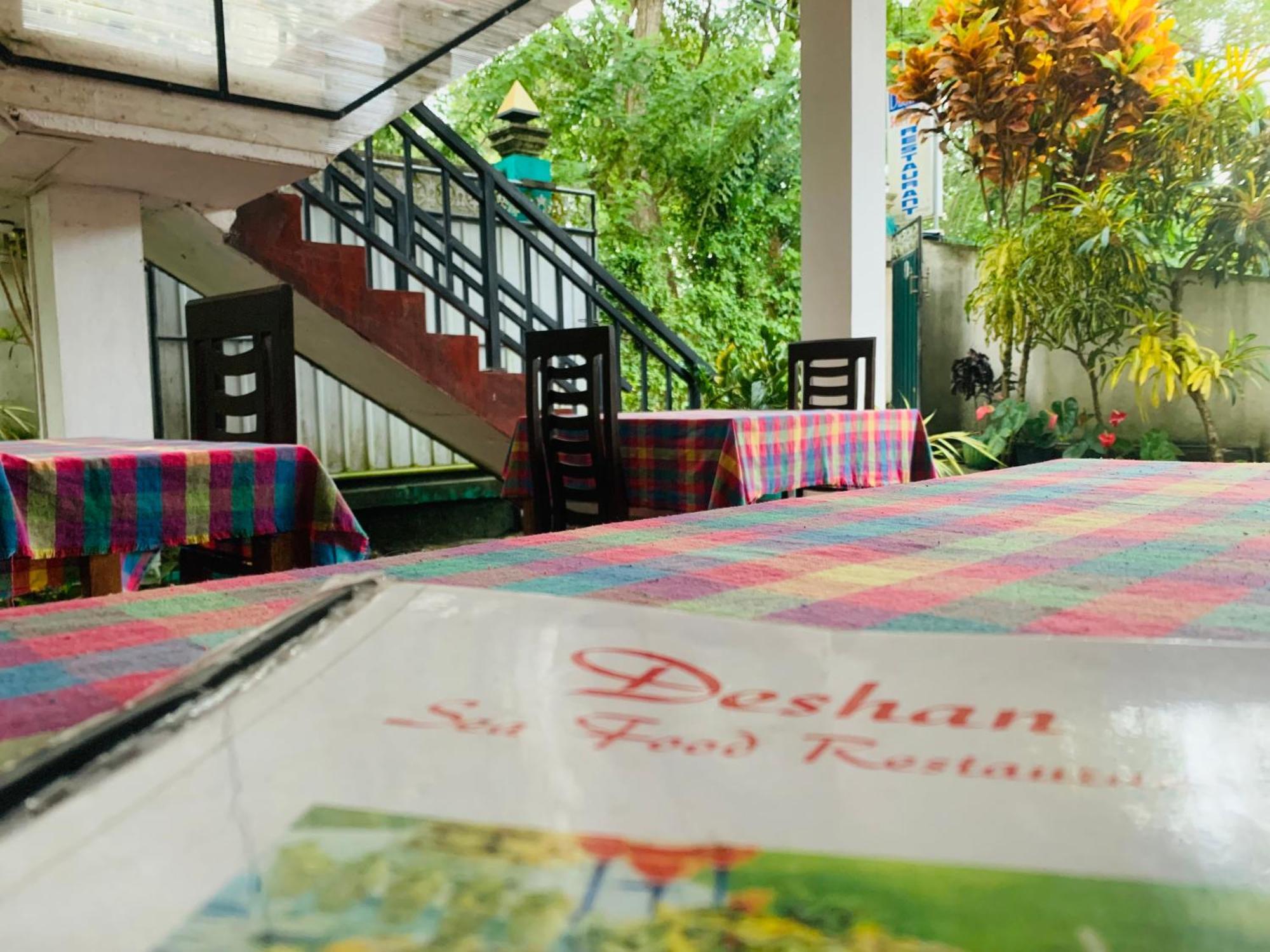 Deshan Homestay & Restaurant Tangalle Ngoại thất bức ảnh