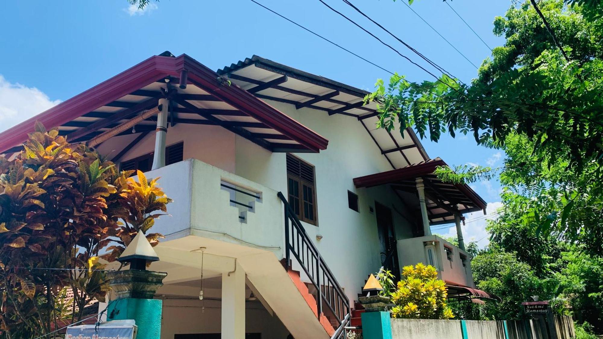 Deshan Homestay & Restaurant Tangalle Ngoại thất bức ảnh