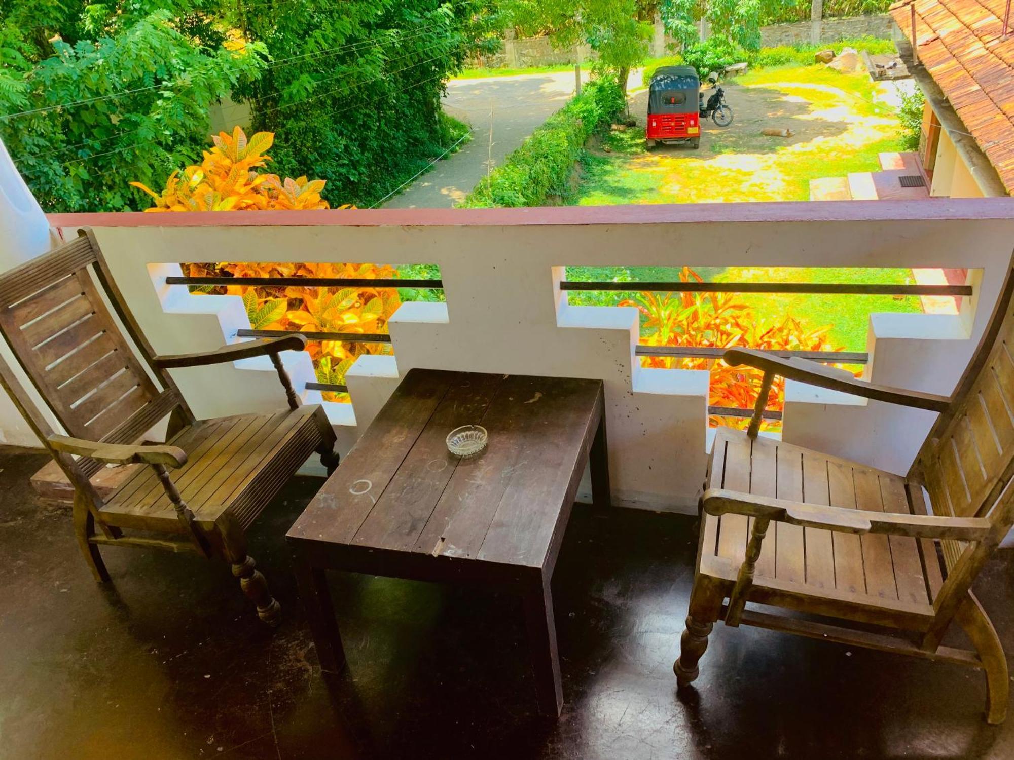 Deshan Homestay & Restaurant Tangalle Ngoại thất bức ảnh
