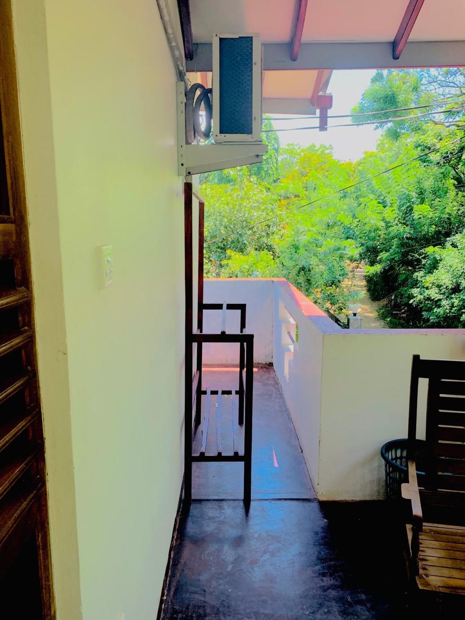 Deshan Homestay & Restaurant Tangalle Ngoại thất bức ảnh