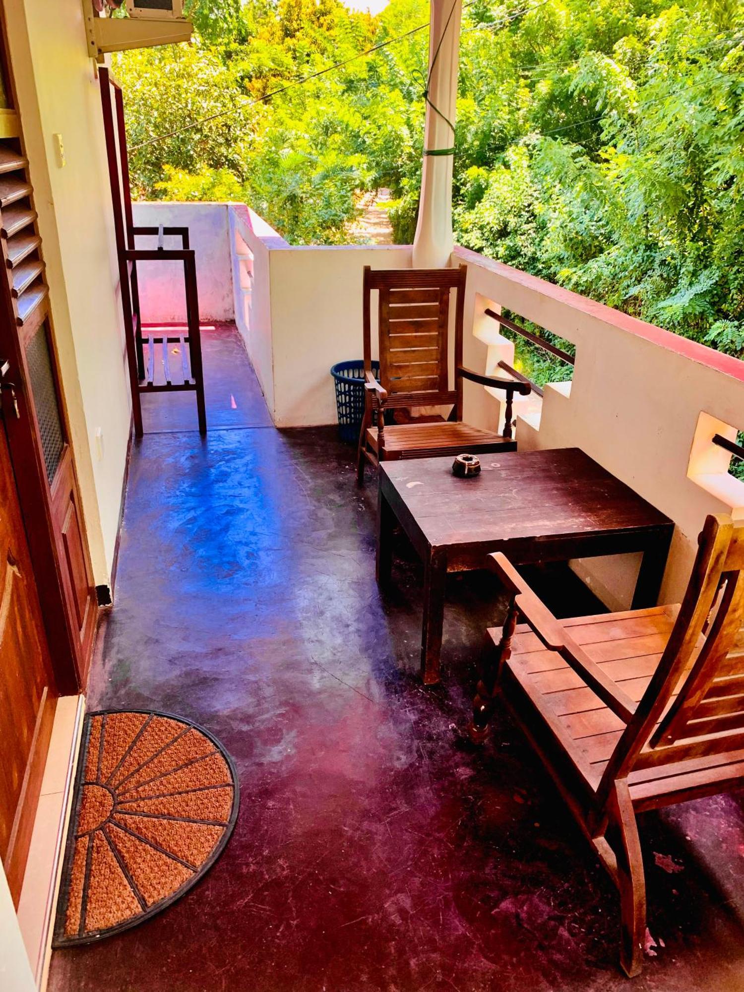 Deshan Homestay & Restaurant Tangalle Ngoại thất bức ảnh