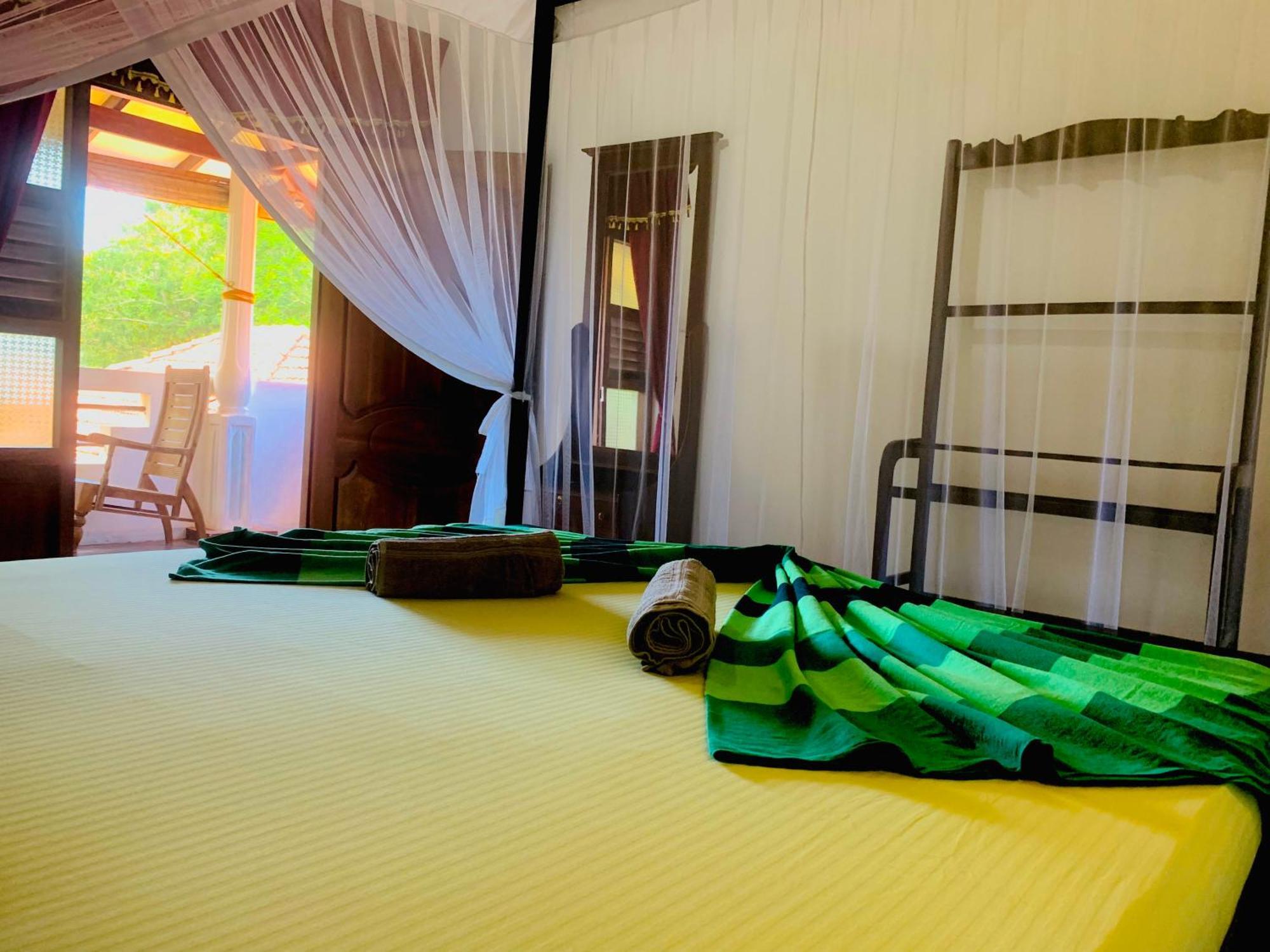 Deshan Homestay & Restaurant Tangalle Ngoại thất bức ảnh