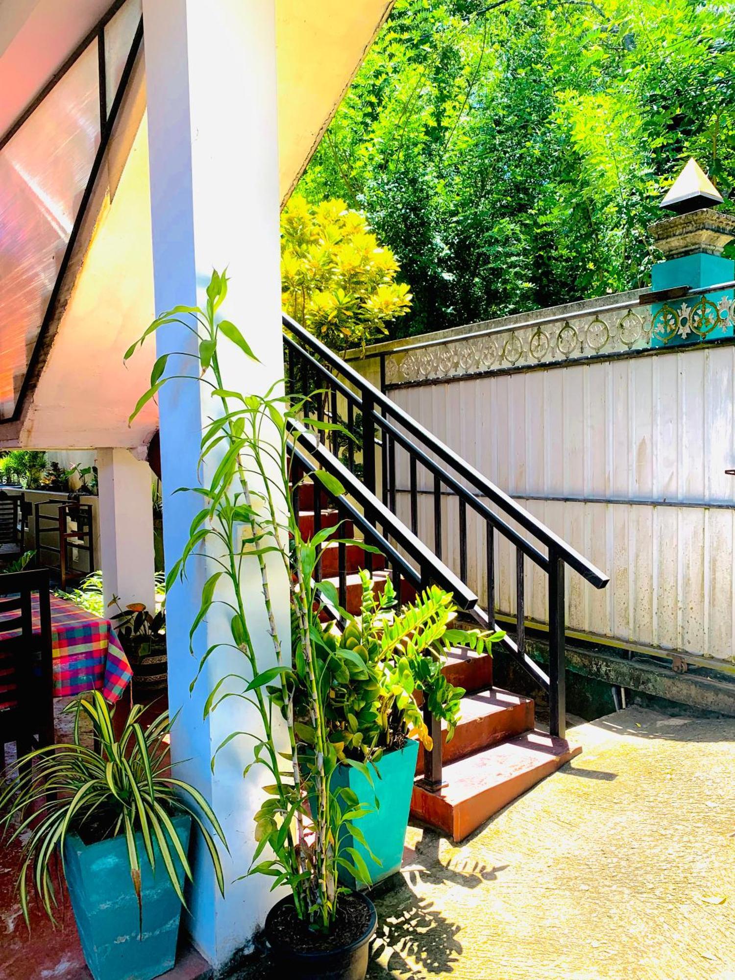 Deshan Homestay & Restaurant Tangalle Ngoại thất bức ảnh