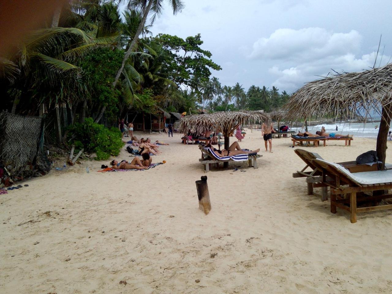 Deshan Homestay & Restaurant Tangalle Ngoại thất bức ảnh